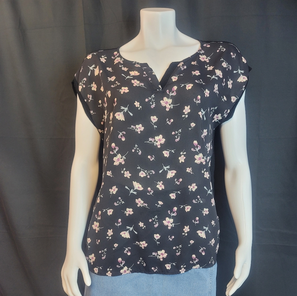 Floral V-Neck Blouse
